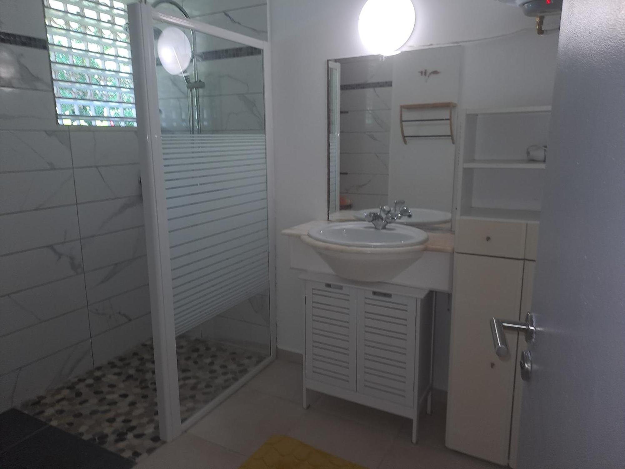 Appartement T2 Meuble Tout Confort Le Gosier  Bagian luar foto
